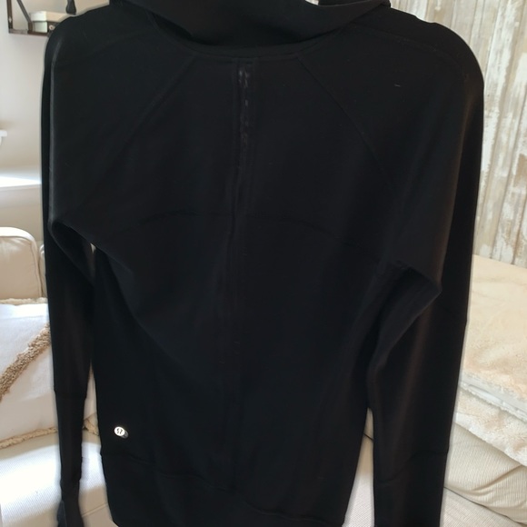 COPY - Lightly used lululemon jacket. - Picture 3 of 3